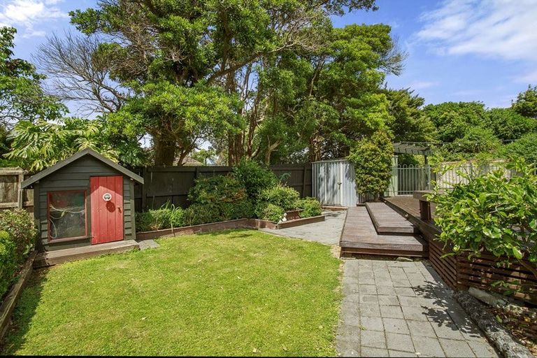 Photo of property in 33 Chester Road, Tawa, Wellington, 5028