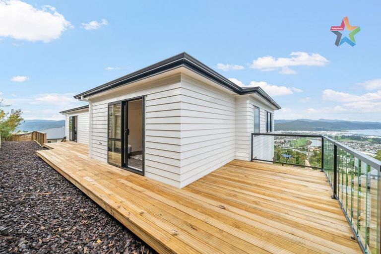 Photo of property in 12 Poto Road, Normandale, Lower Hutt, 5010