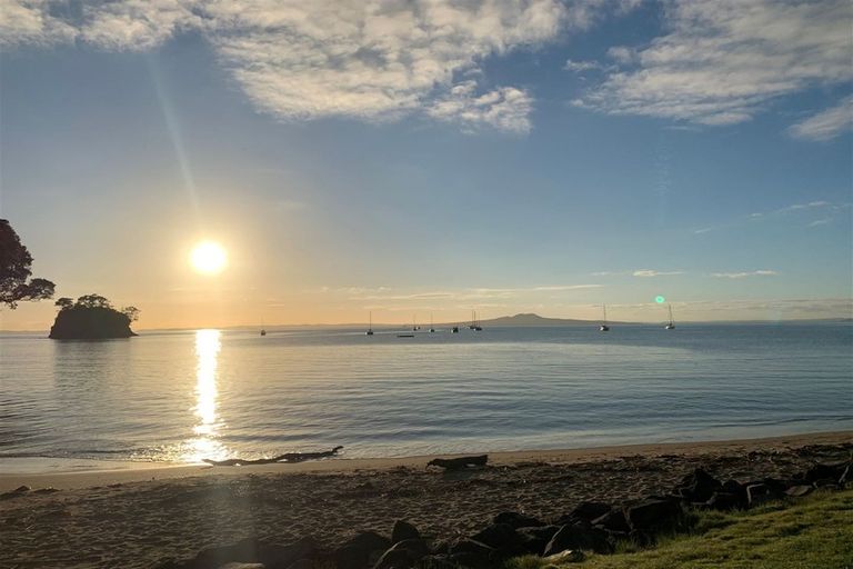 Photo of property in 45 Auld Street, Torbay, Auckland, 0630