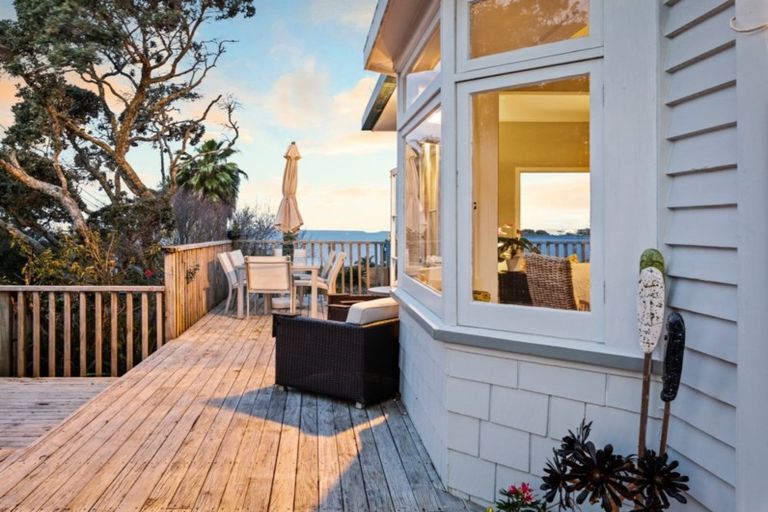 Photo of property in 29 Masterton Road, Rothesay Bay, Auckland, 0630