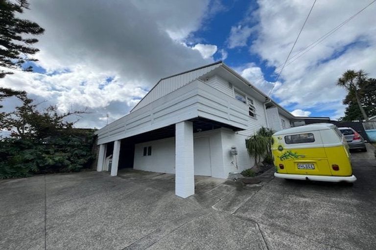 Photo of property in 1/27 Gazelle Avenue, Beach Haven, Auckland, 0626