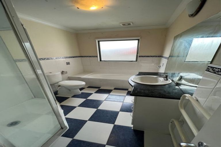 Photo of property in 1 Killybegs Drive, Pinehill, Auckland, 0632