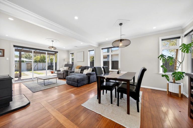 Photo of property in 11 Kempton Street, Greytown, 5712