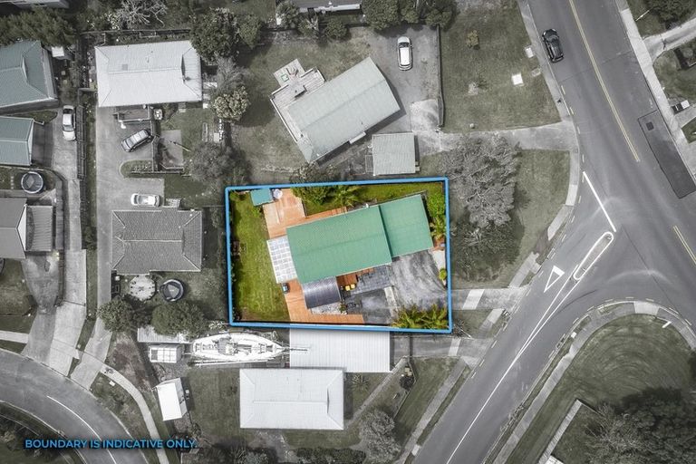 Photo of property in 122 Moire Road, West Harbour, Auckland, 0618