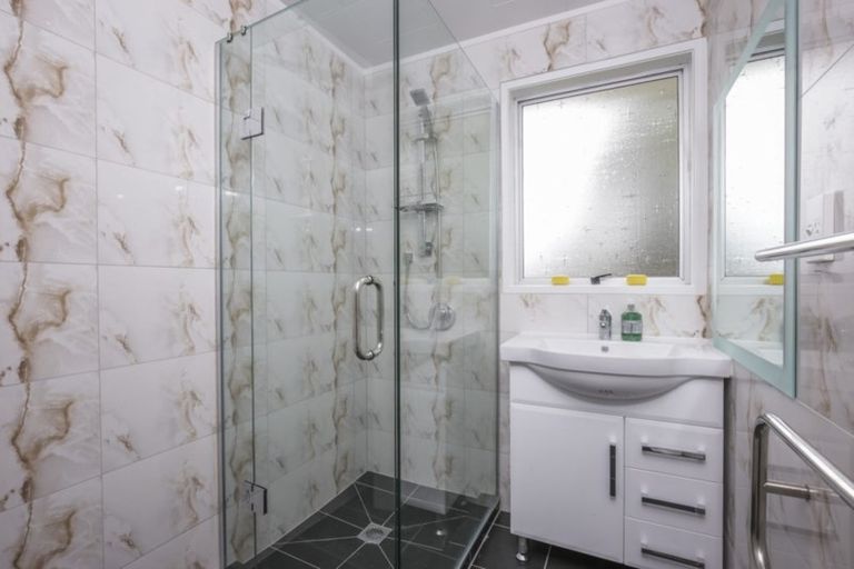 Photo of property in 8 Libra Street, Glen Eden, Auckland, 0602