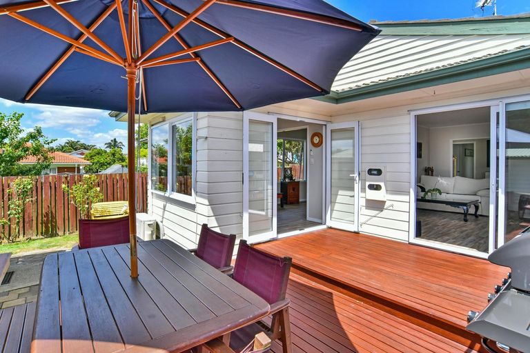 Photo of property in 11 Lakeside Drive, Pahurehure, Papakura, 2113