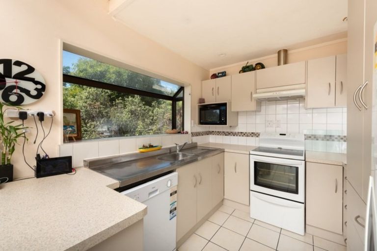 Photo of property in 6a Cumberland Crescent, Welcome Bay, Tauranga, 3112