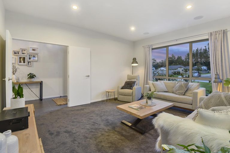 Photo of property in 12 Kahika Grove, Huapai, Kumeu, 0810