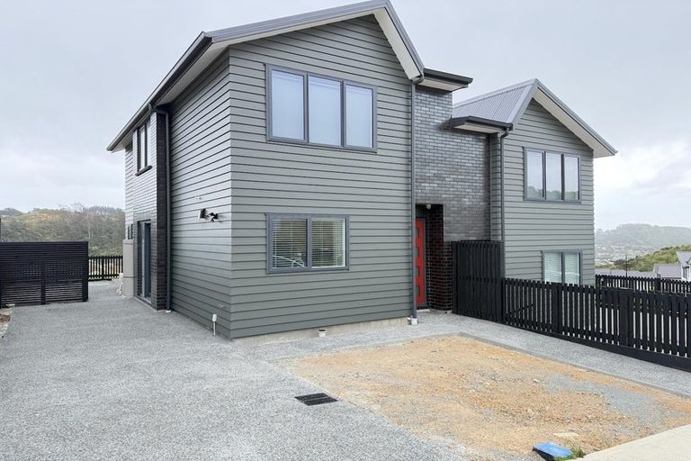 Photo of property in 30 Oakum Road, Whitby, Porirua, 5024