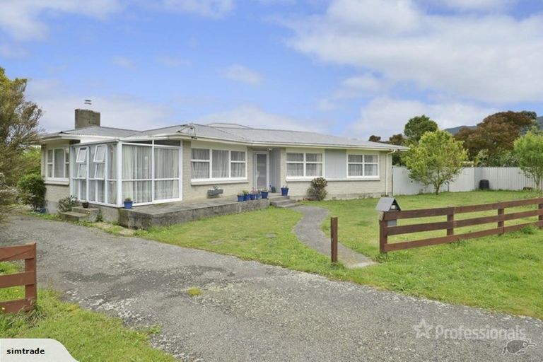Photo of property in 36 Wallace Street, Featherston, 5710