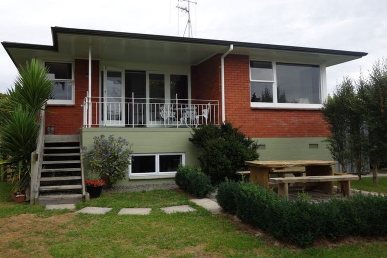Photo of property in 32 Kensington Place, Fairfield, Hamilton, 3214