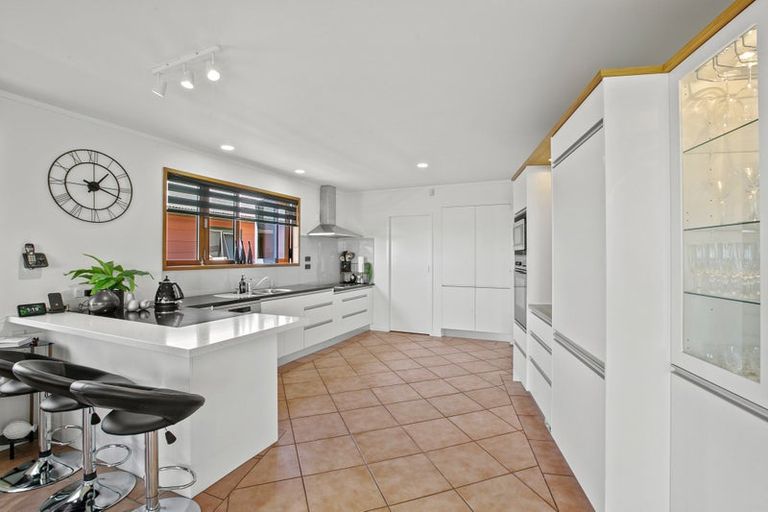 Photo of property in 46 Whiteley Street, Moturoa, New Plymouth, 4310