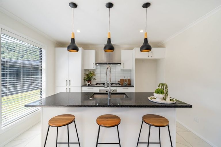 Photo of property in 17 Buddle Road, Wallaceville, Upper Hutt, 5018