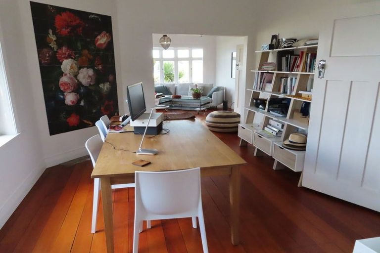 Photo of property in 16 Grosvenor Terrace, Thorndon, Wellington, 6011