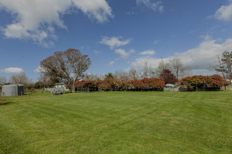 Photo of property in 2070 State Highway 2, Waipukurau, 4285