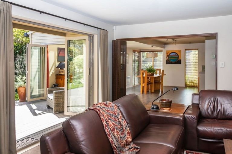 Photo of property in 32 Jeffreys Road, Fendalton, Christchurch, 8052