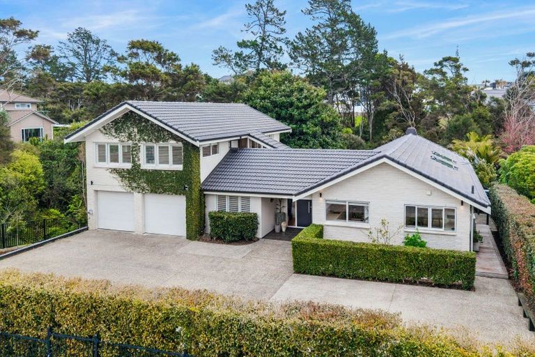 Photo of property in 21 Churchouse Road, Greenhithe, Auckland, 0632