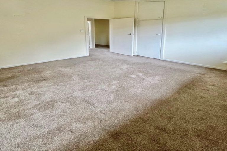 Photo of property in 575 East Coast Road, Browns Bay, Auckland, 0630