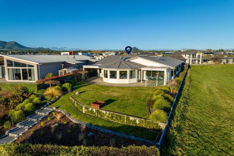Photo of property in 5 Pukenamu Road, Rainbow Point, Taupo, 3330