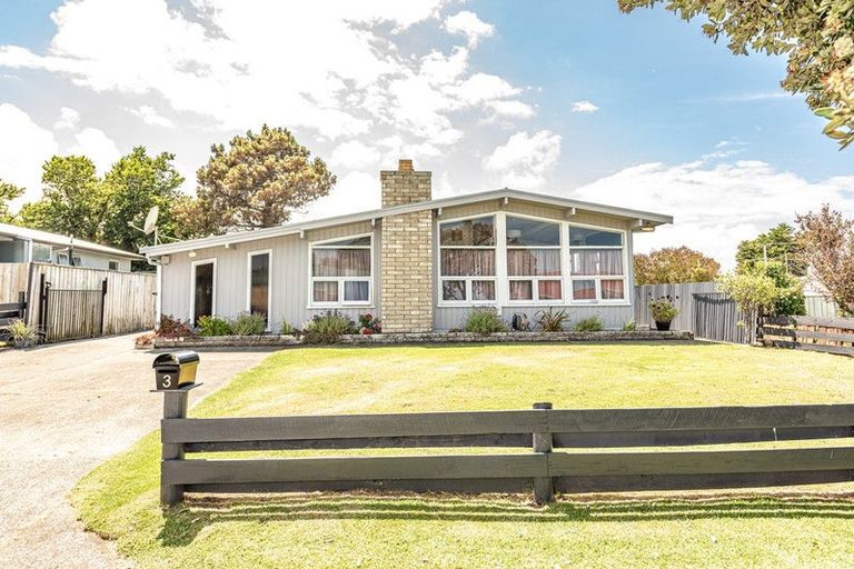 Photo of property in 3 Rogers Street, Castlecliff, Whanganui, 4501