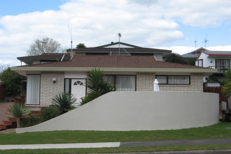 Photo of property in 70 Resolution Road, Welcome Bay, Tauranga, 3112