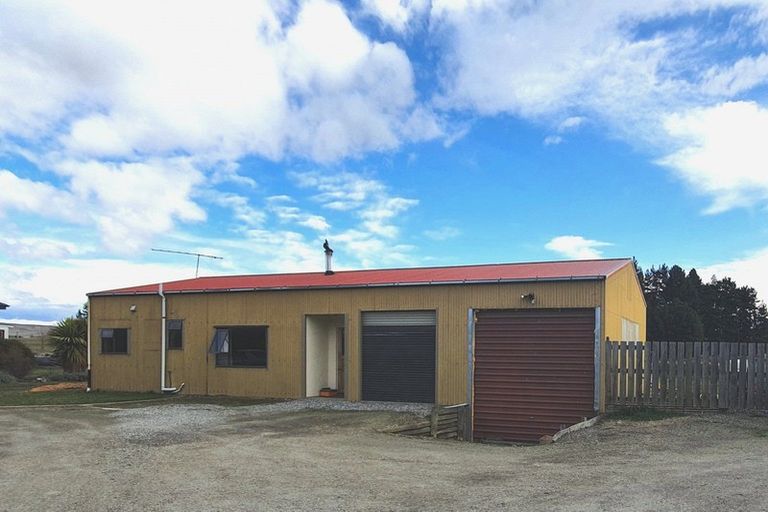 Photo of property in 35 Lauder-omakau Road, Omakau, 9376