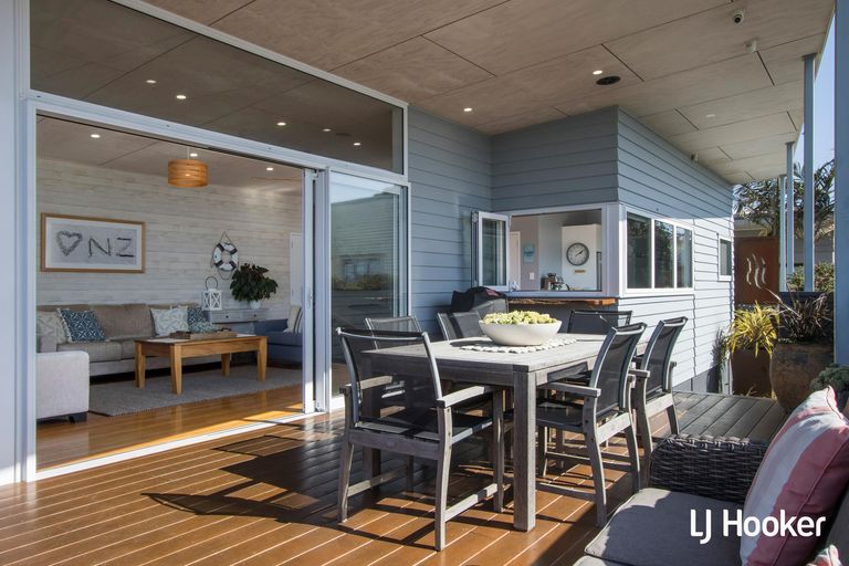 Photo of property in 16a Shaw Road, Waihi Beach, 3611