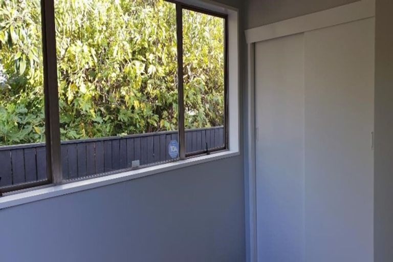 Photo of property in 2/801 Hastings Street North, Hastings, 4122