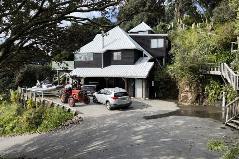 Photo of property in 5 Florence Place, Hahei, Whitianga, 3591