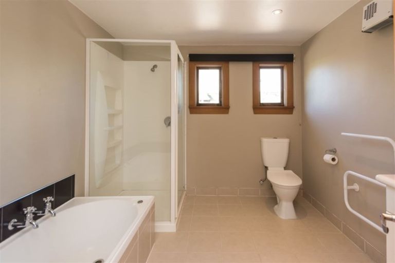 Photo of property in 12 Pound Street, Amberley, 7410