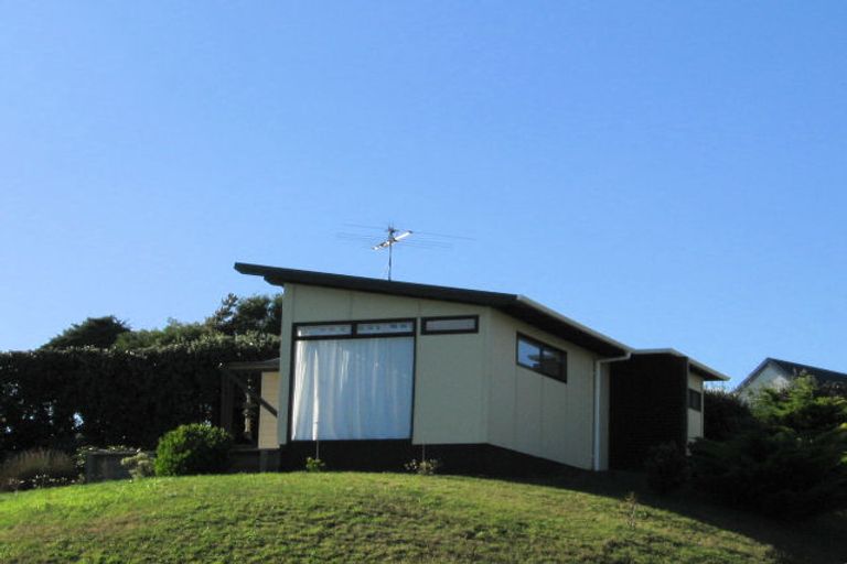 Photo of property in 7 Pine Ridge Terrace, Waikanae Beach, Waikanae, 5036