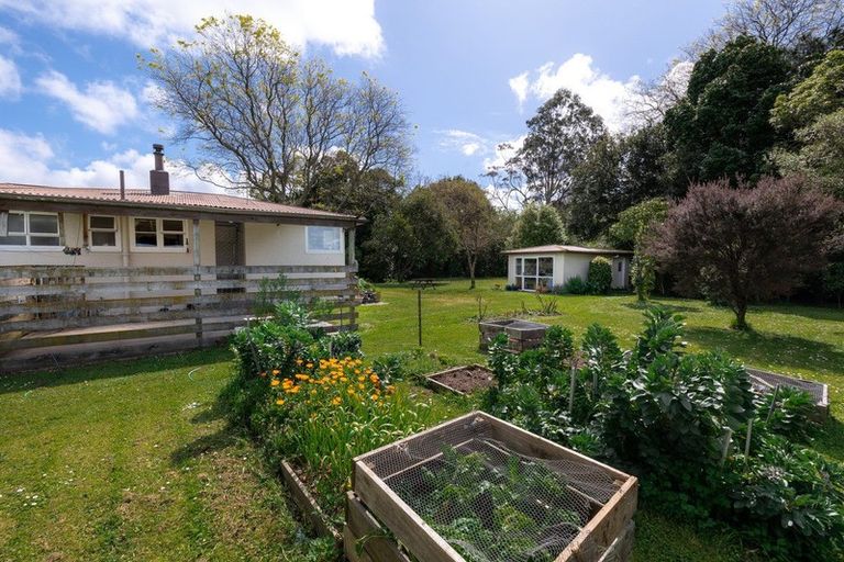 Photo of property in 305 Karere Road, Tiakitahuna, Palmerston North, 4477