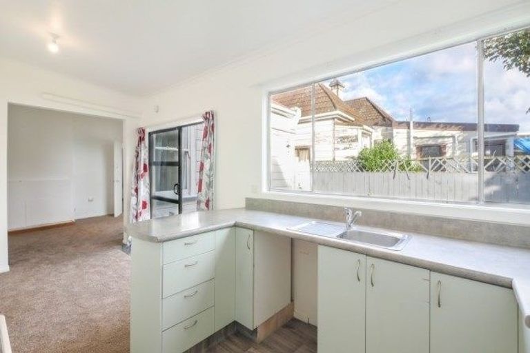 Photo of property in 55 Loyalty Street, Forbury, Dunedin, 9012