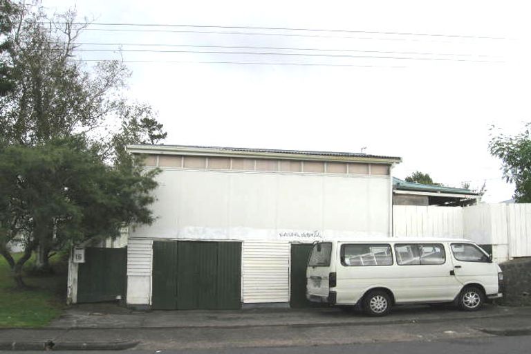 Photo of property in 16 Woodvale Road, Glen Eden, Auckland, 0602