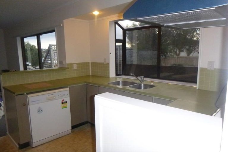 Photo of property in 12 Sumich Place, West Harbour, Auckland, 0618