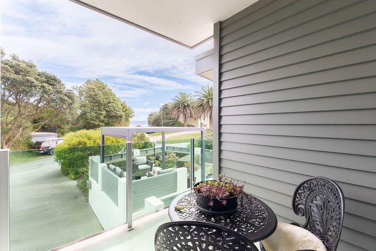 Photo of property in 6a Kohutuhutu Road, Raumati Beach, Paraparaumu, 5032
