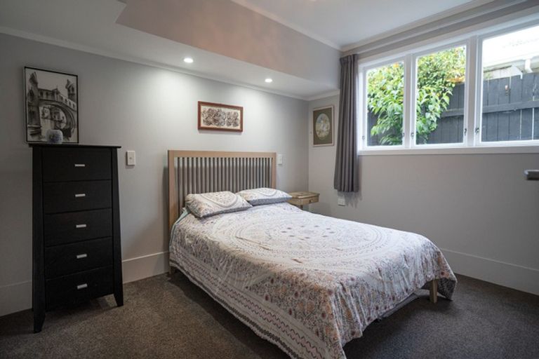 Photo of property in 11 Wairere Grove, Paraparaumu, 5032