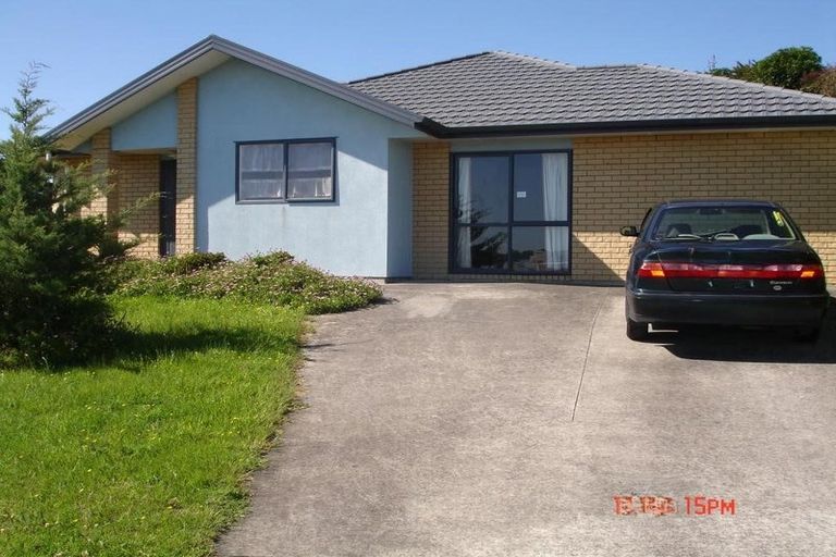 Photo of property in 10 Sunvista Avenue, Oteha, Auckland, 0632