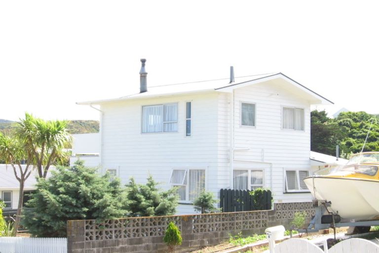 Photo of property in 8 Foyle Street, Island Bay, Wellington, 6023