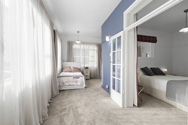 Photo of property in Devonport Apartments, 22/127 Saint Aubyn Street, New Plymouth, 4310