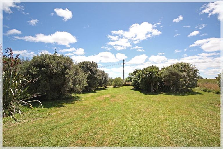 Photo of property in 42 Nuku Street, Tangimoana, 4822