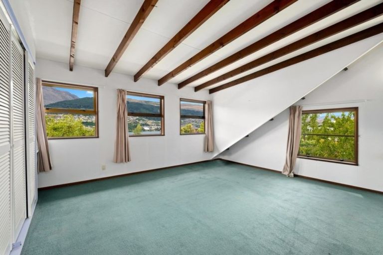 Photo of property in 29 Oregon Drive, Kelvin Heights, Queenstown, 9300