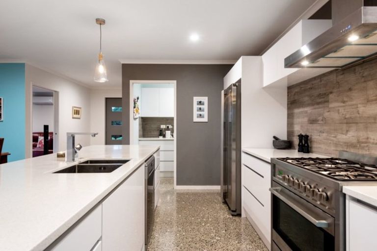 Photo of property in 63 Benmore Crescent, Pyes Pa, Tauranga, 3112