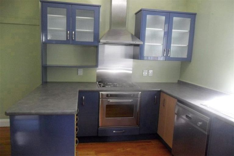 Photo of property in 44 Tio Tio Road, Miramar, Wellington, 6022