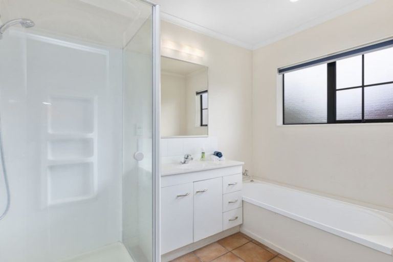 Photo of property in 2/32 Bauchop Road, Waterloo, Lower Hutt, 5011