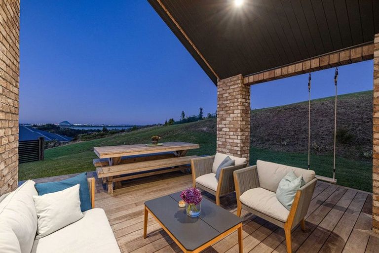 Photo of property in 42 Te Auhi Way, Welcome Bay, Tauranga, 3112