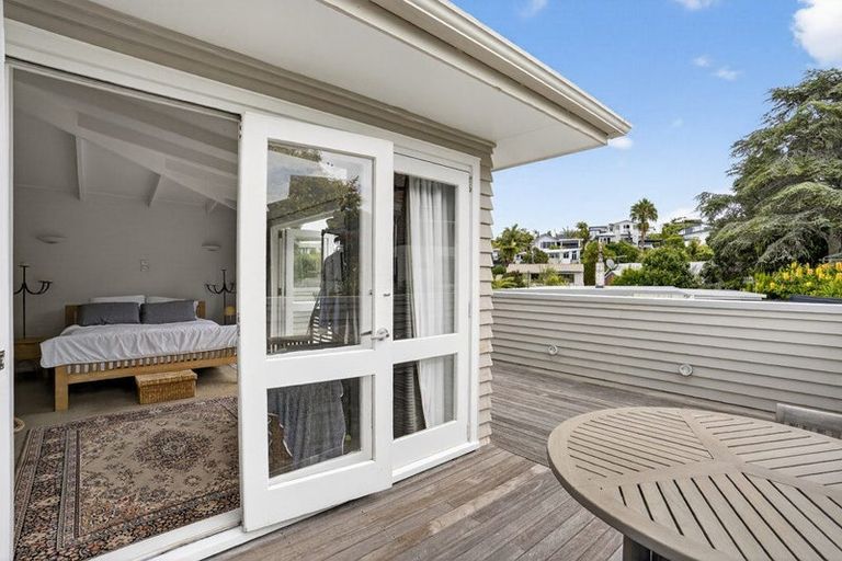 Photo of property in 12 Garmons Way, Castor Bay, Auckland, 0620