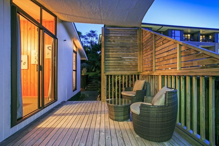 Photo of property in 69 Peach Road, Glenfield, Auckland, 0629