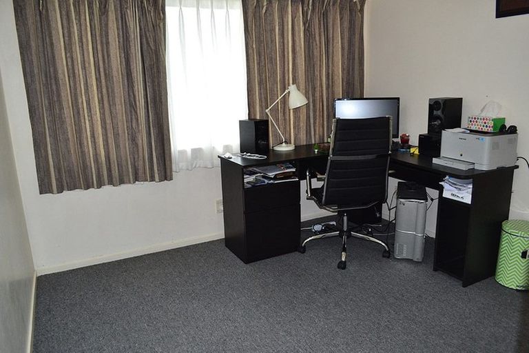 Photo of property in 95 Seaview Road, Glenfield, Auckland, 0629