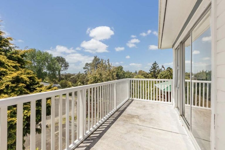 Photo of property in 13 Tracey Terrace, Te Atatu South, Auckland, 0602